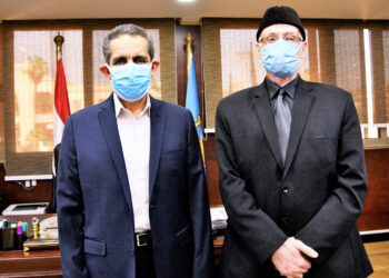 محافظ الغربية يتابع استعدادات المحافظة لاستقبال عيد الأضحى المبارك