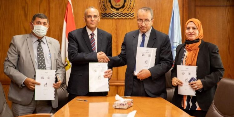 توقيع بروتوكول تعاون بين كلية هندسة البترول والتعدين و المركز القومي للبحوث