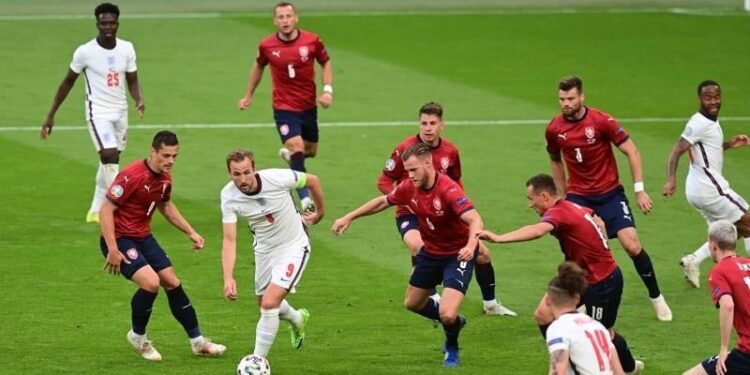 التشيك بهدف