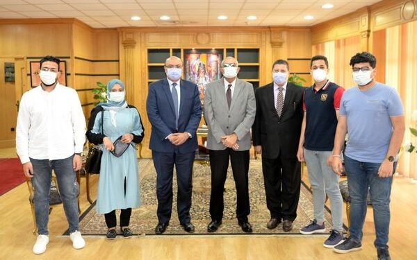 تكريم ثلاثة طلاب