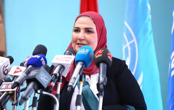 ٦٠ طنا من المستلزمات