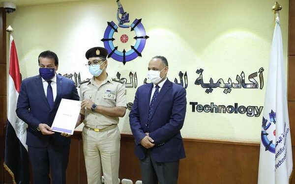 تكريم الفائزين في معرض