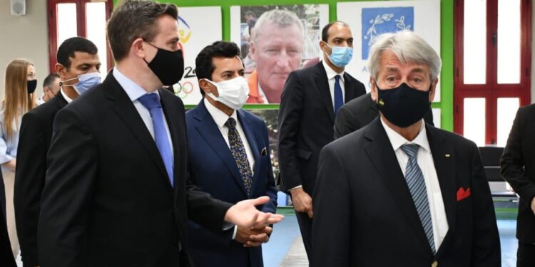 تطوير صالات