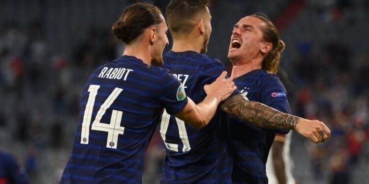 فرنسا تهزم ألمانيا بأقدام ألمانية في قمة الجولة الأولى من اليورو