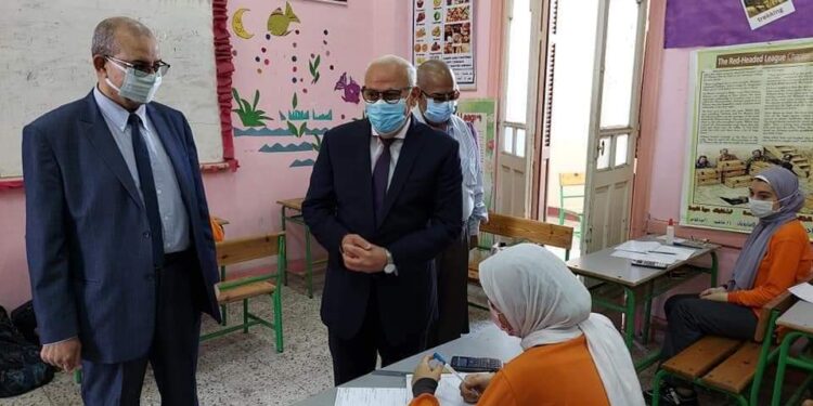 الغضبان : يتفقد سير أول أيام امتحانات أتمام الشهادة الإعدادية.