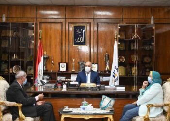 محافظ قنا يعلن دعم وزارة التضامن لحضانة كندر بمبلغ 200 ألف جنيه