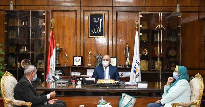 محافظ قنا يعلن دعم وزارة التضامن لحضانة كندر بمبلغ 200 ألف جنيه