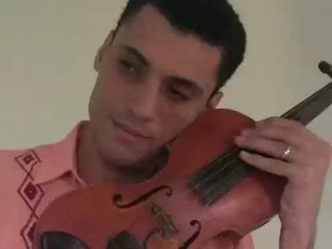 عندما يبكي الكمان وبكي معه الملايين.