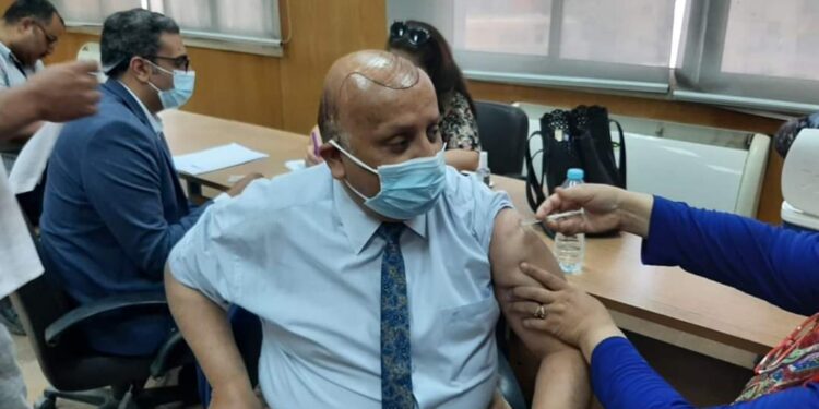 اليوم حملة تطعيم لقاح فيروس كورونا للعاملين بجامعة الفيوم