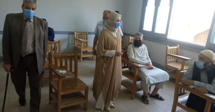 عميد العلوم الإسلامية تتابع امتحانات الوافدين للفصل الدراسي الثاني