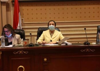 د.فؤاد: تستعرض مع أعضاء لجنة الطاقة والبيئة بمجلس النواب مسودة اللائحة التنفيذية لقانون المخلفات.