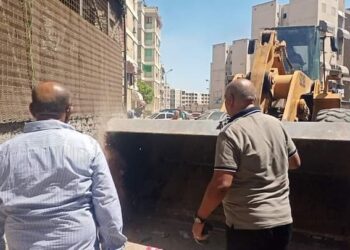 محافظ بورسعيد : تنفيذ حملة مكبرة لازالة الاشغالات والتعديات ومخالفات الخروج عن خط التنظيم بمنطقه الأمل الجديد