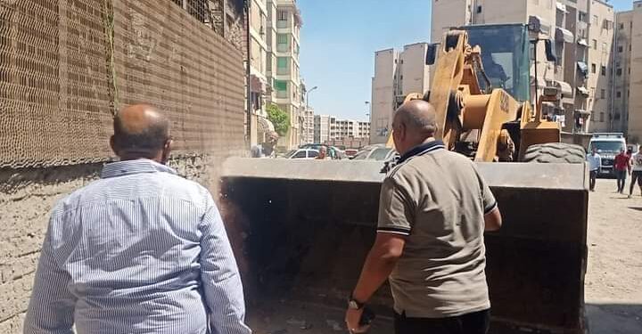 محافظ بورسعيد : تنفيذ حملة مكبرة لازالة الاشغالات والتعديات ومخالفات الخروج عن خط التنظيم بمنطقه الأمل الجديد