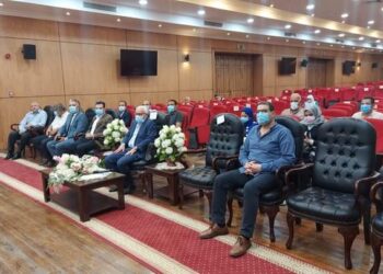 محافظ بورسعيد  يتابع أعمال لجان البت في ملفات التصالح بمخالفات البناء ويوجة بسرعة الاداء