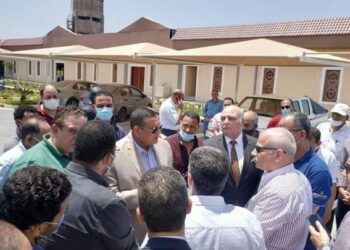 محافظ البحيرة يقوم بجولة تفقدية بمدينة دمنهور .