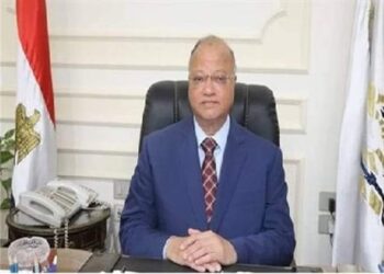 محافظ القاهرة  يوجه رؤساء الاحياء بسرعة ازالة شكاوي الرصف