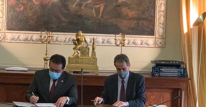 وزير التعليم العالى يوقع مذكرة تفاهم للتعاون المشترك مع نظيره البرتغالى