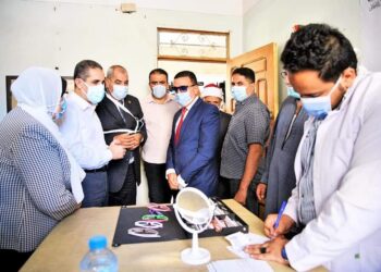 محافظ الغربية يشهد انطلاق مبادرة “عنيك في عنينا” لمكافحة مسببات العمى ببلاي مركز السنطة.