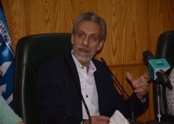 تكريم “باهر دويدار ” مؤلف هجمة مرتدة في الندوة الشهرية للكواكب