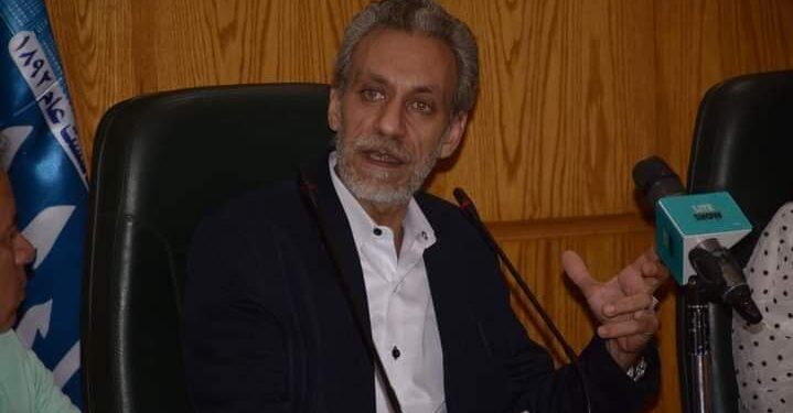 تكريم “باهر دويدار ” مؤلف هجمة مرتدة في الندوة الشهرية للكواكب