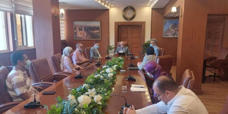 محافظ بورسعيد يتابع سير العمل فى تطبيق منظومة حصر الأصول العقارية بمحافظة بورسعيد .