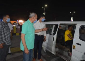 محافظ القليوبية .حملة مسائية مكبرة لرفع الإشغالات بشوارع حي شرق شبرا الخيمة 