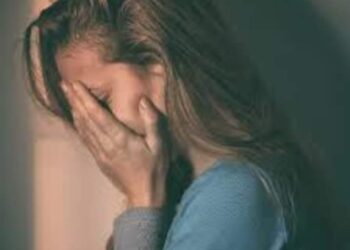 انجذاب الرجل للمرأة الجميلة المعتنية بنفسها ولكنه يبتعد عن سبعة أنواع من النساء .