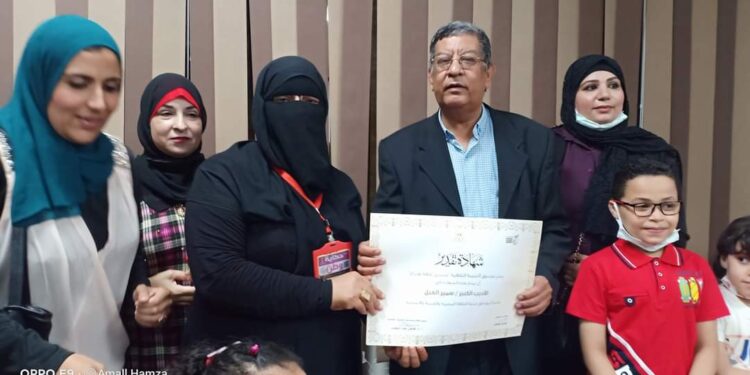 جائزة ساويرس للقصه القصيرة لابن دمياط الكاتب والأديب والناقد الروائي سمير الفيل.