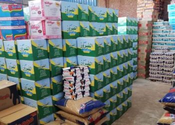 ضبط صاحب مخازن مواد غذائية مجهولة المصدر بكفر الزيات غربية 
