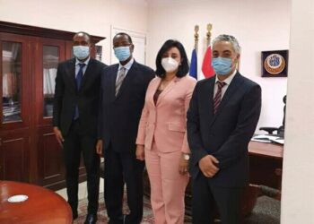 نائب وزير السياحة والآثار لشئون السياحة تجتمع مع سفير دولة رواندا بالقاهرة