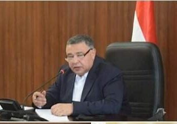 محافظ البحر الأحمر يستعرض الموقف التنفيذي لتسليم بديل العشوائيات.