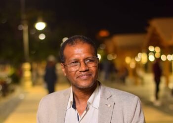 القناعة تصنع السعادة.