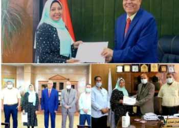 رئيس الجامعة يكرم الطالبة مخترعة نظارة المكفوفين