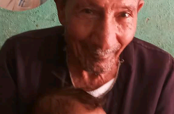 الاب غالي ومعني الابوه كبير