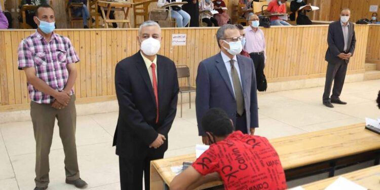 اليوم الاول 10384 طالب يؤدون الامتحانات بجامعة جنوب الوادي