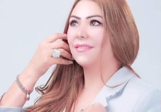 جذور الإعلامية رشا أبو العز على القنوات الفضائية قريبا