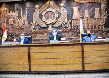 محافظ الغربية يجتمع مع المزارعين لبحث آليات نقلهم إلى الوادي الجديد