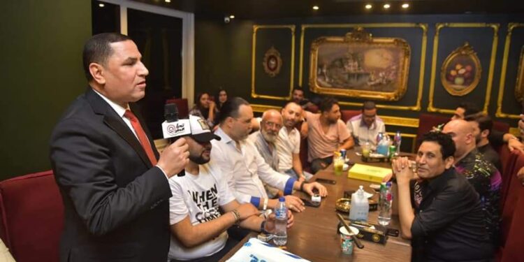 تحيا مصر يوقع توأمه مع كورة بلدنا في حفل حضره كوكبه من نجوم الفن والرياضة