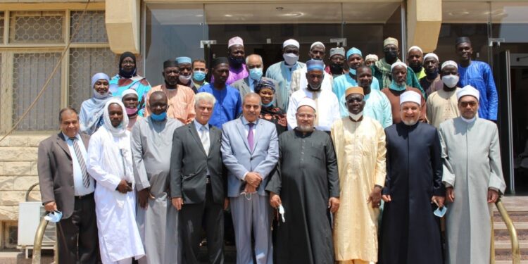 24 إماما وخطيبا من جمهورية مالي في دورة تدريبية شرعية بمنظمة خريجي الأزهر