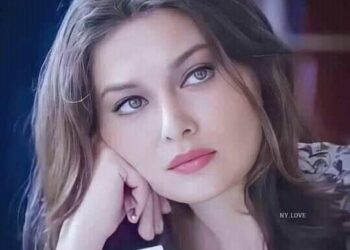 أنا لست لاجئآ