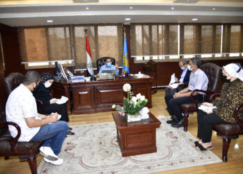 محافظ الغربية يعقد الاجتماع الأسبوعي لحياة كريمة