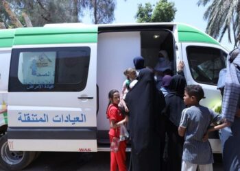 الكشف على ١١٠٠ مواطن