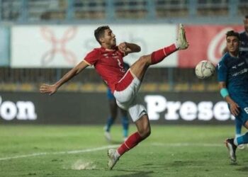 الأهلى يواصل مطاردة غريمة ويزحف نحو القمة بهدوء…