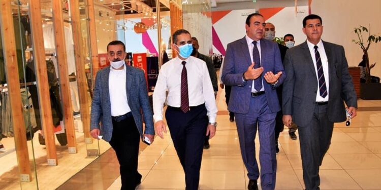 محافظ الغربية ورئيس هيئة الرقابة الإدارية يتفقدان عدداً من المشروعات التنموية.