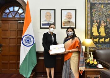 سفيرة مصر بنيودلهي تلتقي وزيرة الدولة للشئون الخارجية ووزيرة الدولة للثقافة