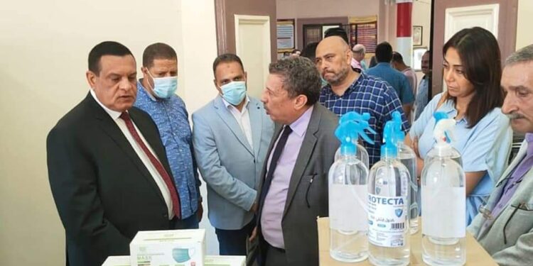 محافظ البحيرة يتفقد عدد من المدارس لمتابعة الإستعداد لإمتحانات الثانوية العامة.