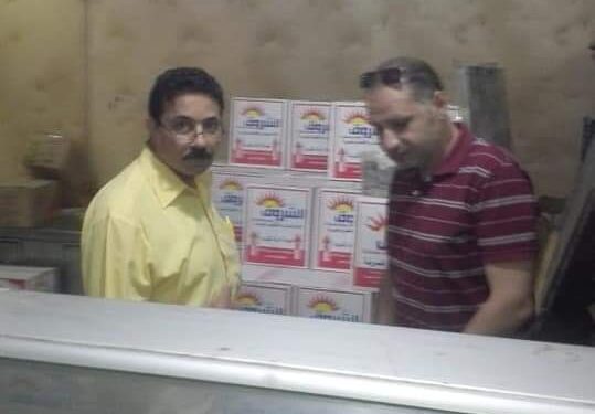 حميدة وأبو هاشم فى مهاجمه لأسواق كفر الزيات غربية وضبط كميات لحوم فاسدة.