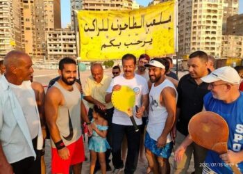اللواء جمال رشاد يفتتح أول ملعب لرياضة الراكيت بالإسكندرية