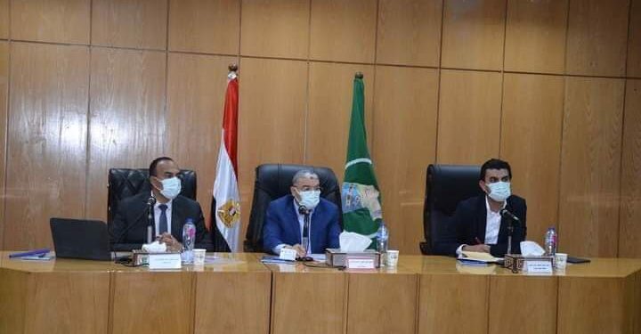 القاضي” يوجه رؤساء مركزي مغاغة وأبوقرقاص بتشكيل لجنه لاستلام موقعين لإنشاء مستشفى عامة