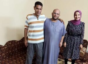 الأولي علي الجمهورية في التعليم الفني التجاري "تهدي هذا النجاح لوالديها ومعلميها بالمدرسة".